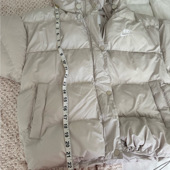 Nike , size S, Cream Therma Fit Puffer Jacket - Picture 3 of 3